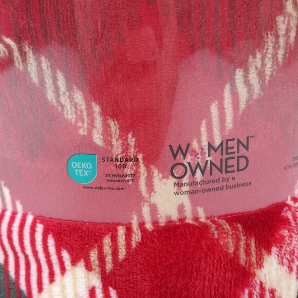 The Big One Oversized Plaid Plush Throw Blanket 5 x 6 Polyester Red Holiday - Picture 9 of 10